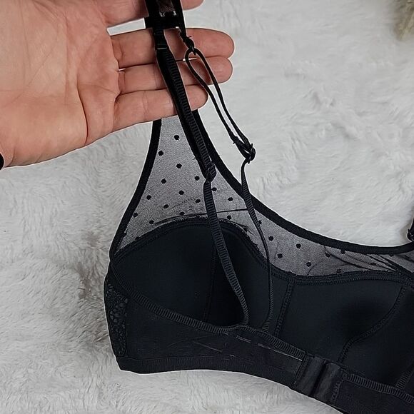 ‎VICTORIA'S SECRET Black Lace and Sheer Bralette [SIZE XS] - Picture 3 of 5